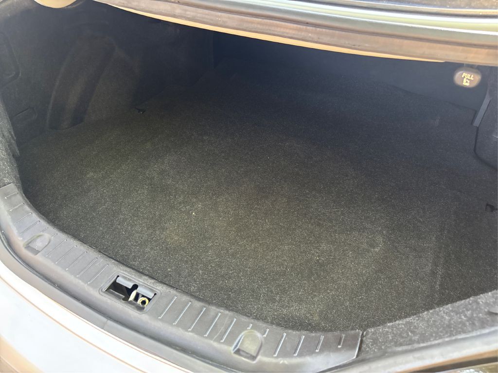 2012 Hyundai Genesis Image 22