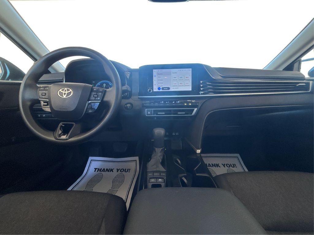 2025 Toyota Camry Image 27