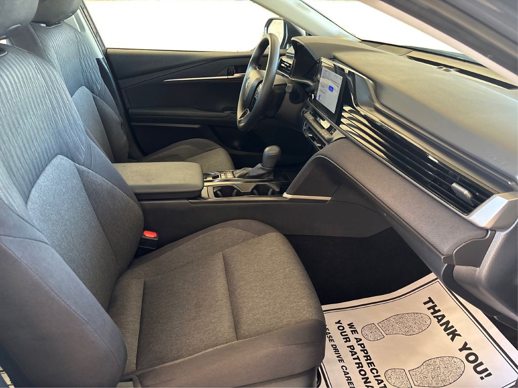 2025 Toyota Camry Image 10