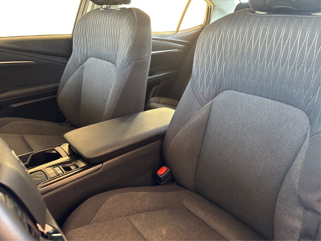 2025 Toyota Camry Image 12