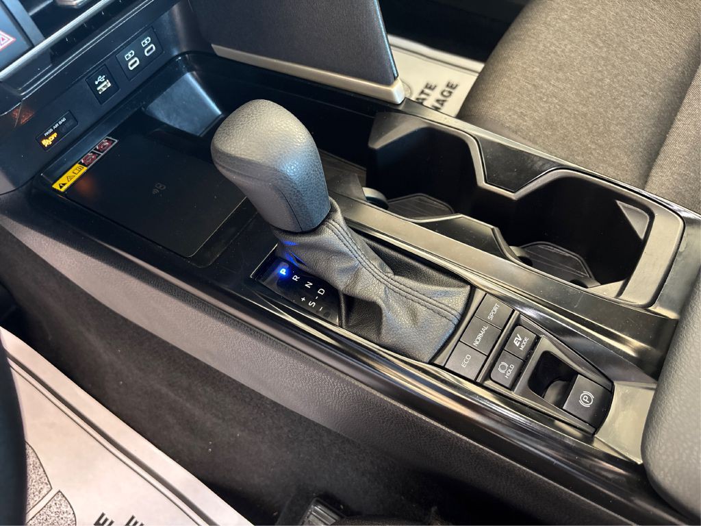 2025 Toyota Camry Image 16