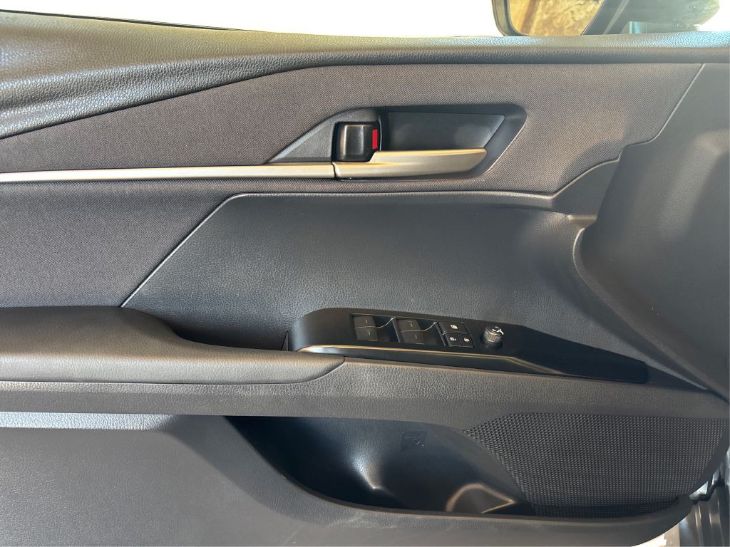 2025 Toyota Camry Image 20