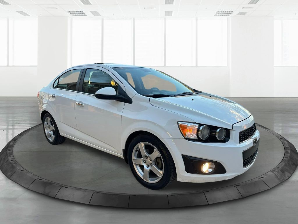 2013 Chevrolet Sonic Image 3