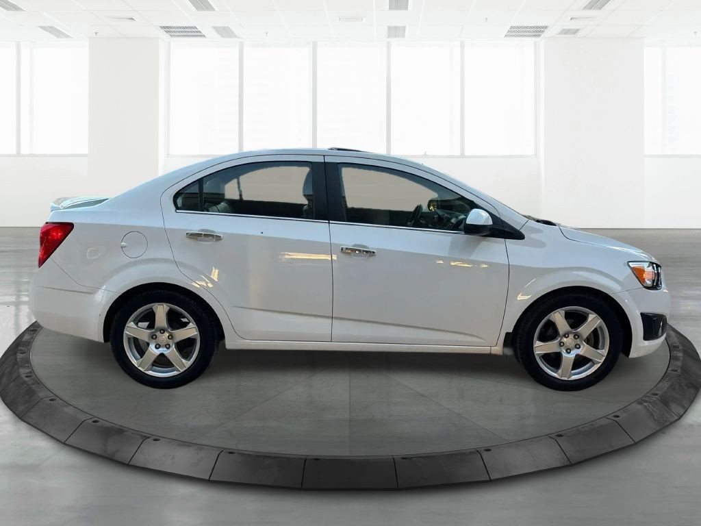 2013 Chevrolet Sonic Image 5