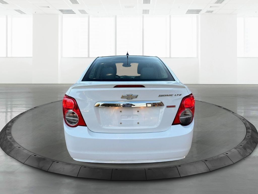 2013 Chevrolet Sonic Image 8