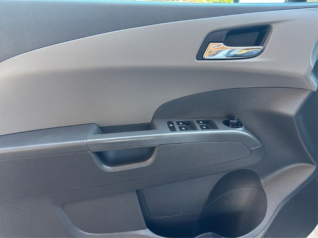 2013 Chevrolet Sonic Image 20