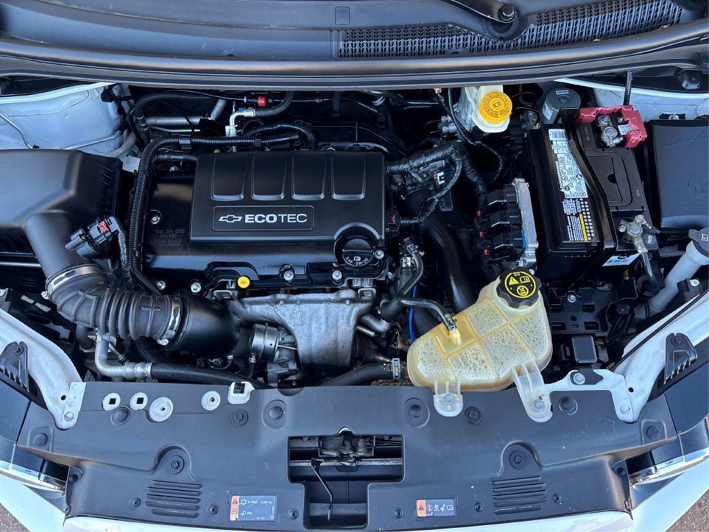 2013 Chevrolet Sonic Image 24