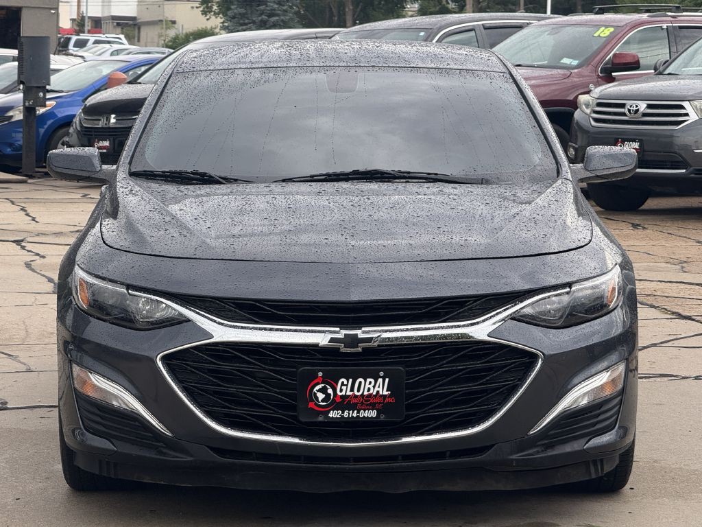 2021 Chevrolet Malibu Image 2
