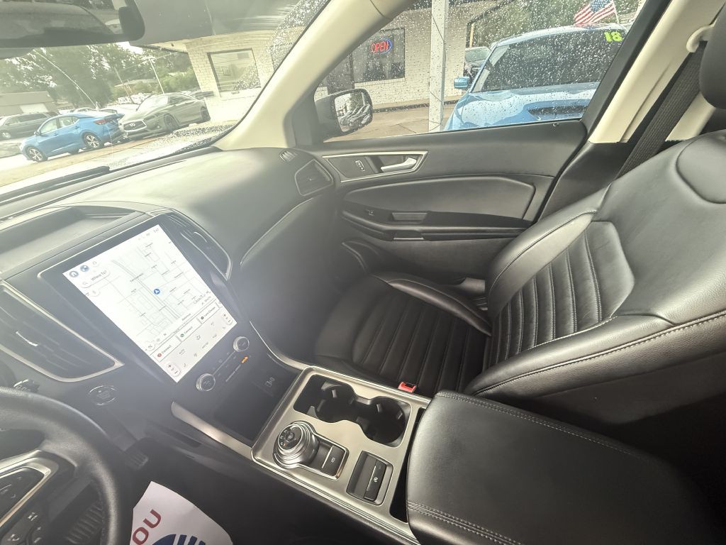 2022 Ford Edge Image 18