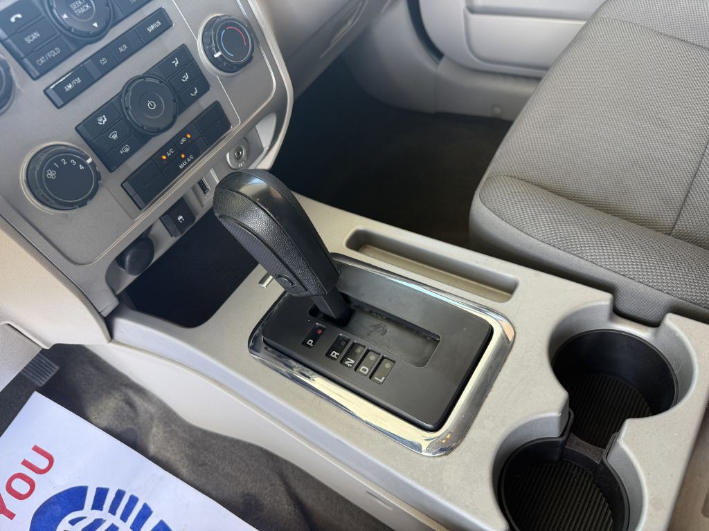 2010 Ford Escape Image 17