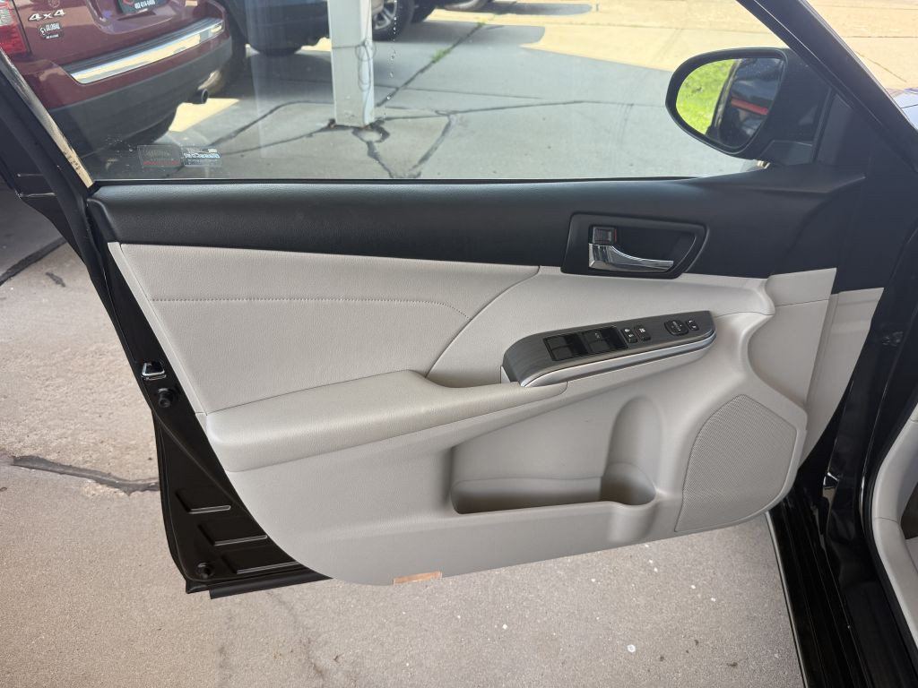 2013 Toyota Camry Image 10