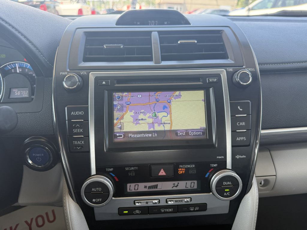2013 Toyota Camry Image 16
