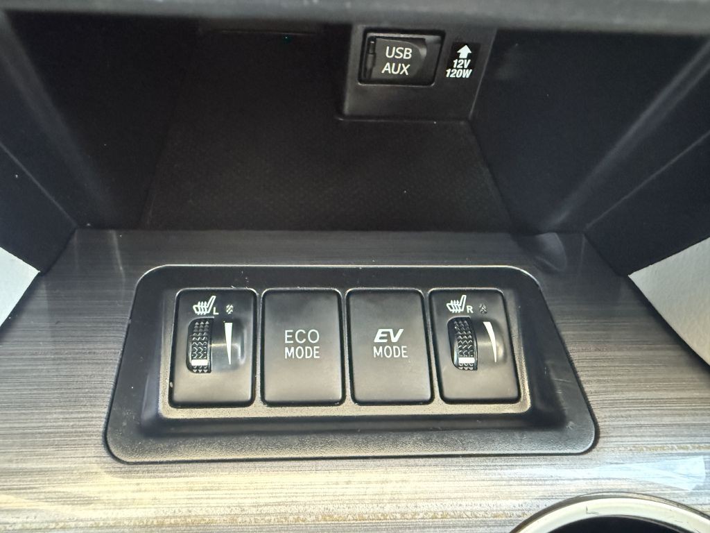 2013 Toyota Camry Image 18