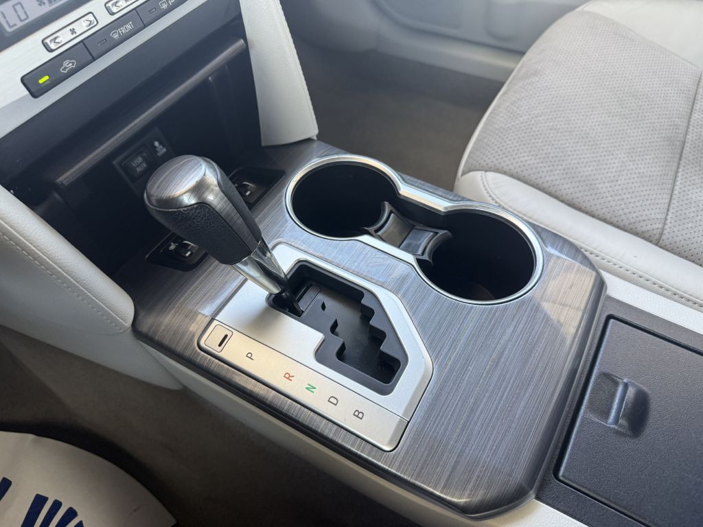 2013 Toyota Camry Image 19