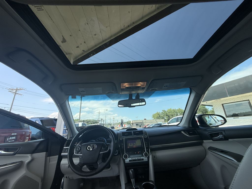 2013 Toyota Camry Image 21