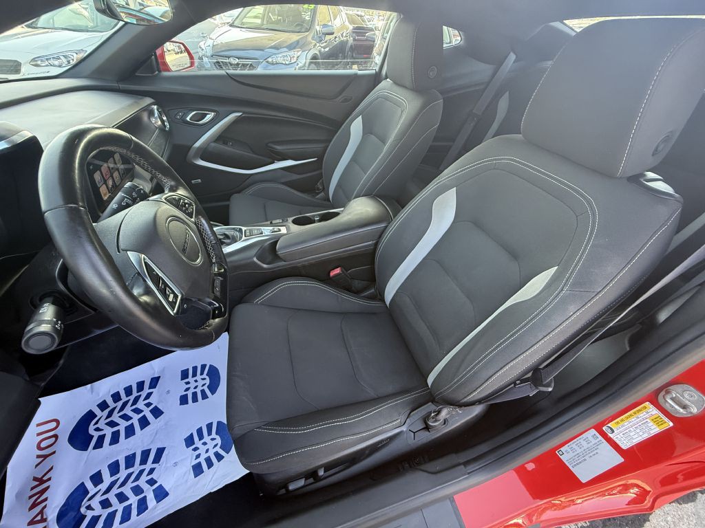 2017 Chevrolet Camaro Image 11
