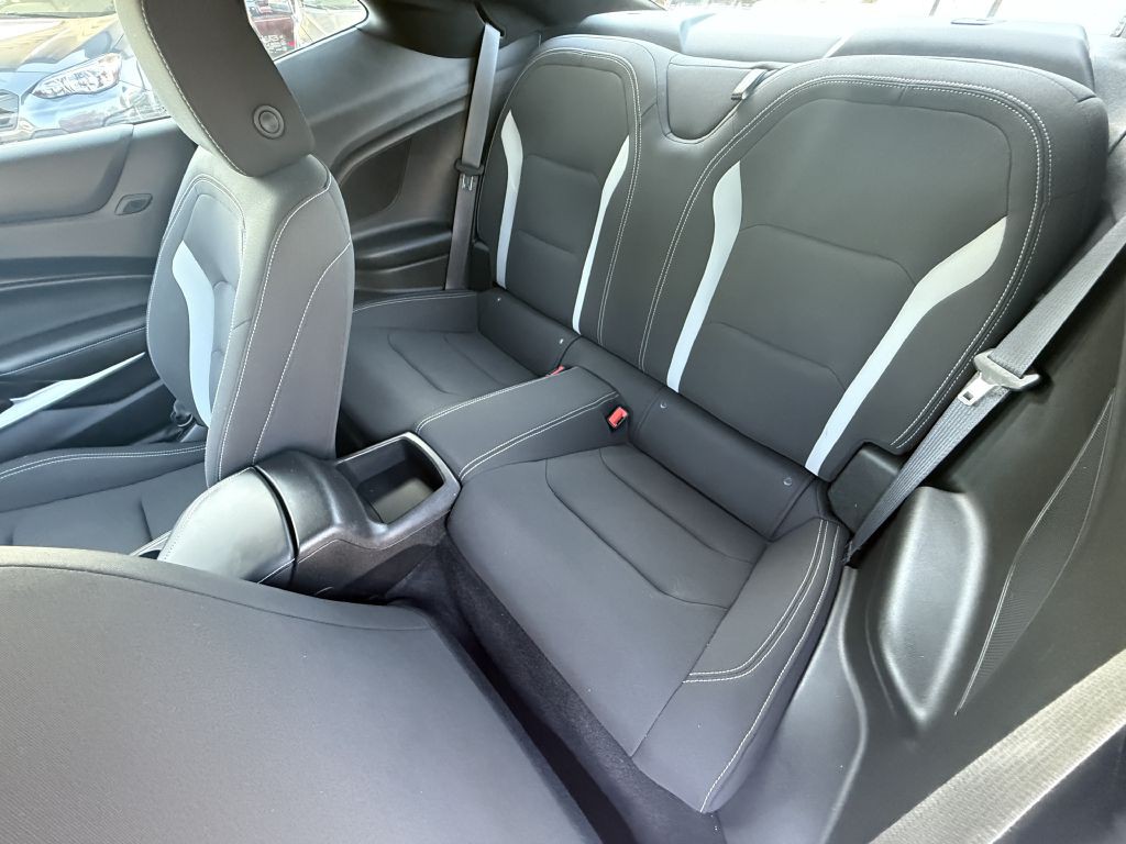 2017 Chevrolet Camaro Image 12