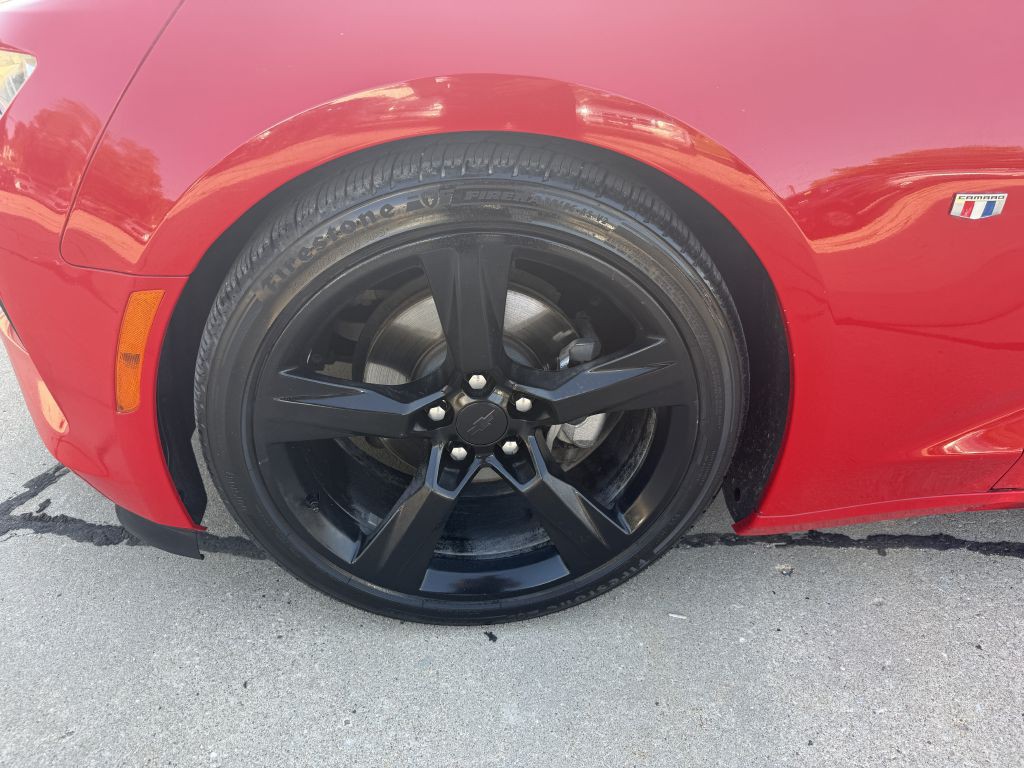2017 Chevrolet Camaro Image 19