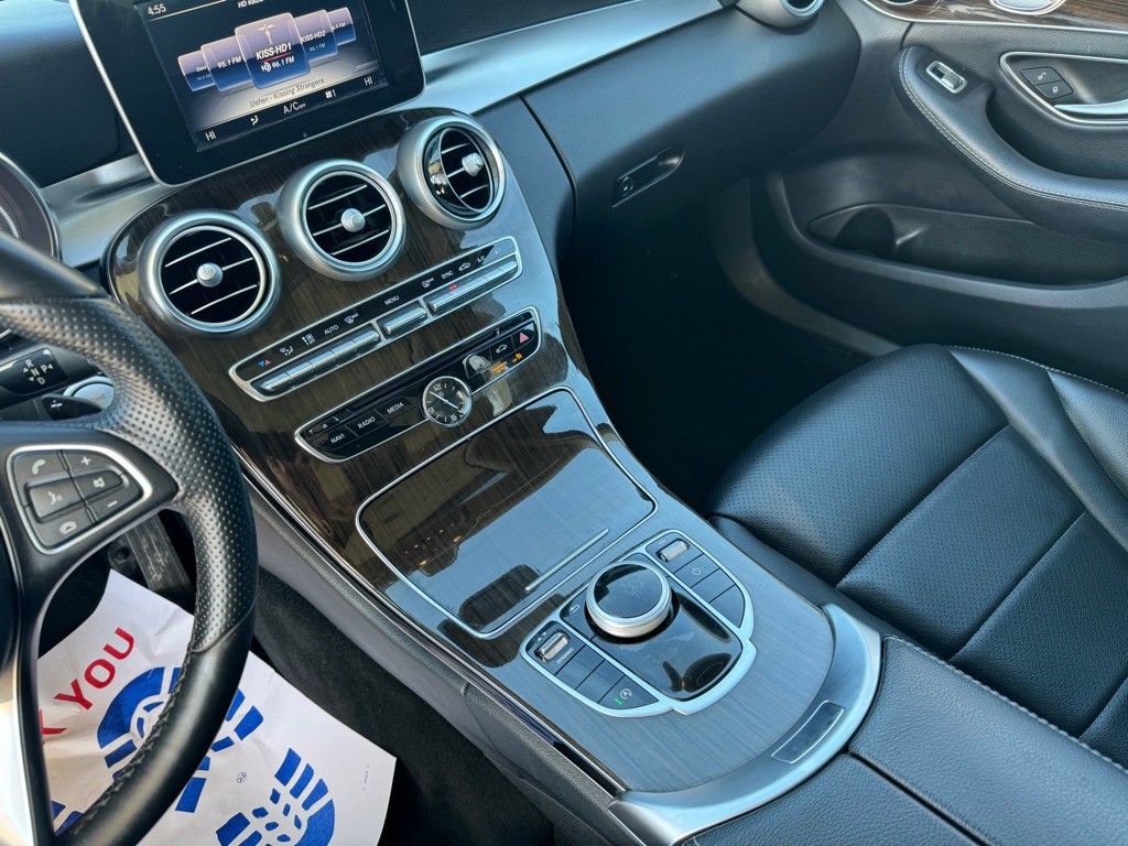2017 Mercedes-Benz C-Class Image 19