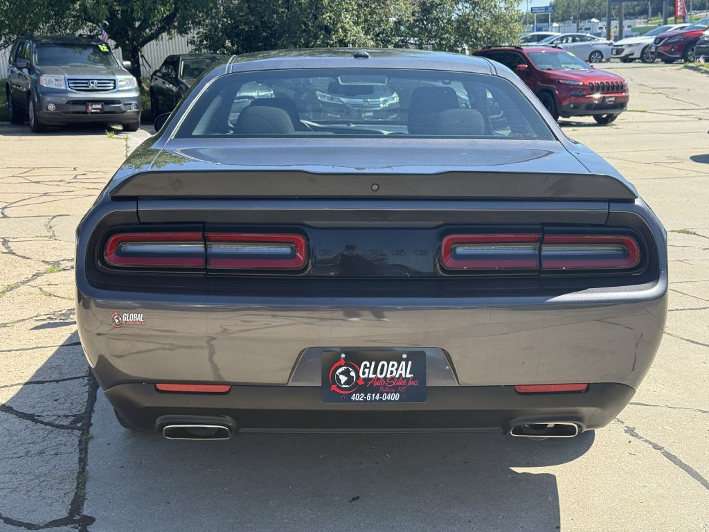 2021 Dodge Challenger Image 6