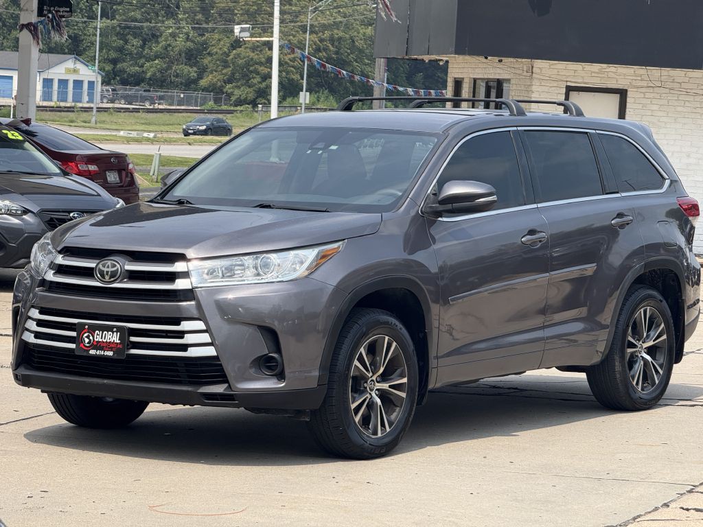 2017 Toyota Highlander Image 3