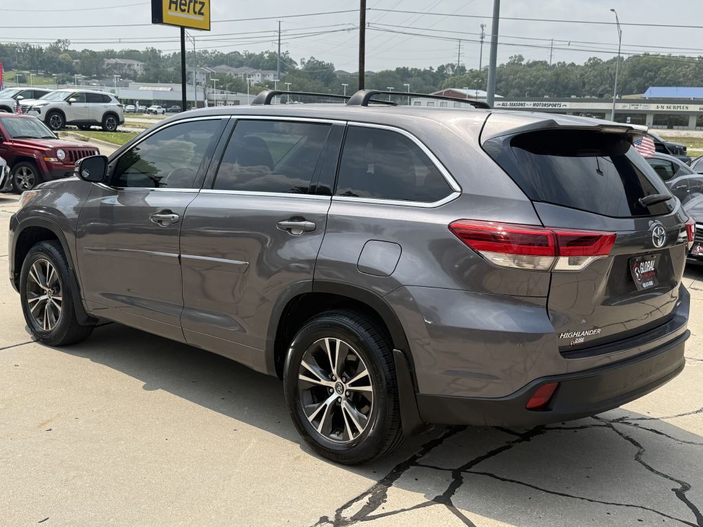 2017 Toyota Highlander Image 5