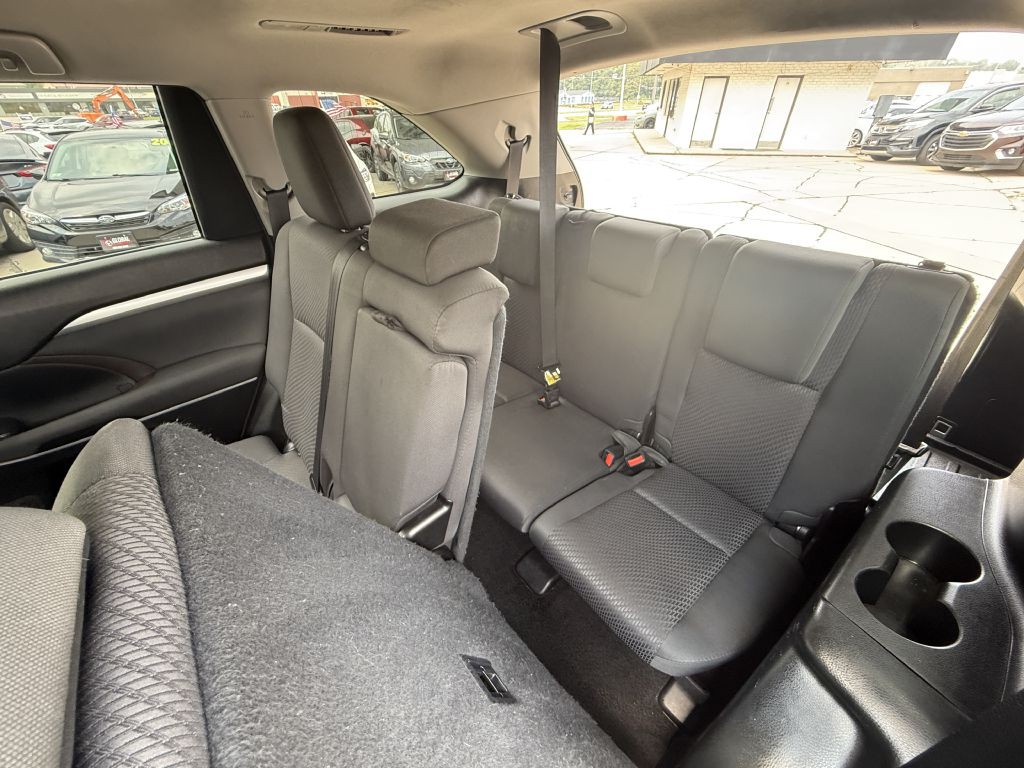 2017 Toyota Highlander Image 13