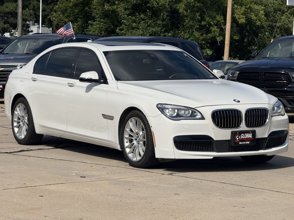2015 BMW 7 Series Image 1