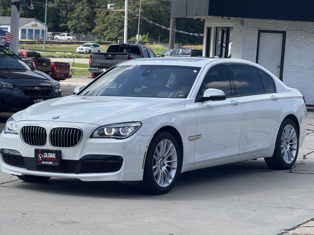 2015 BMW 7 Series Image 3