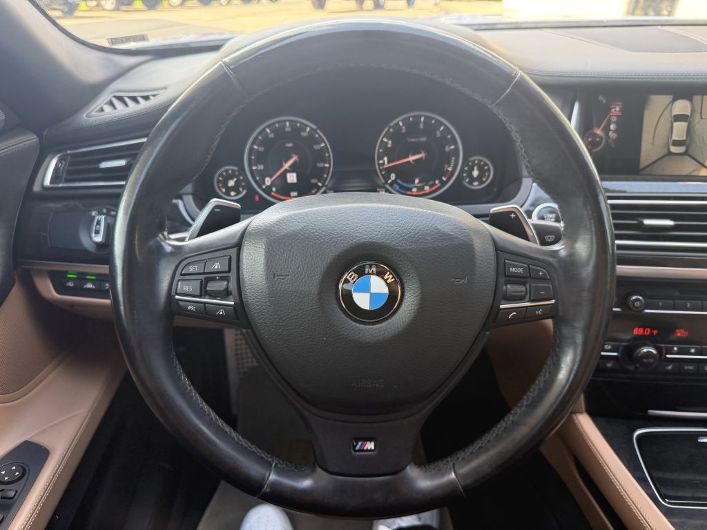 2015 BMW 7 Series Image 14