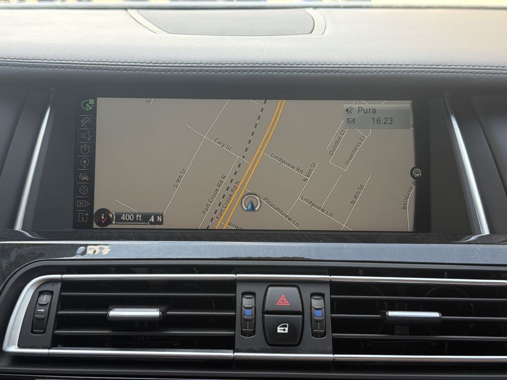 2015 BMW 7 Series Image 17