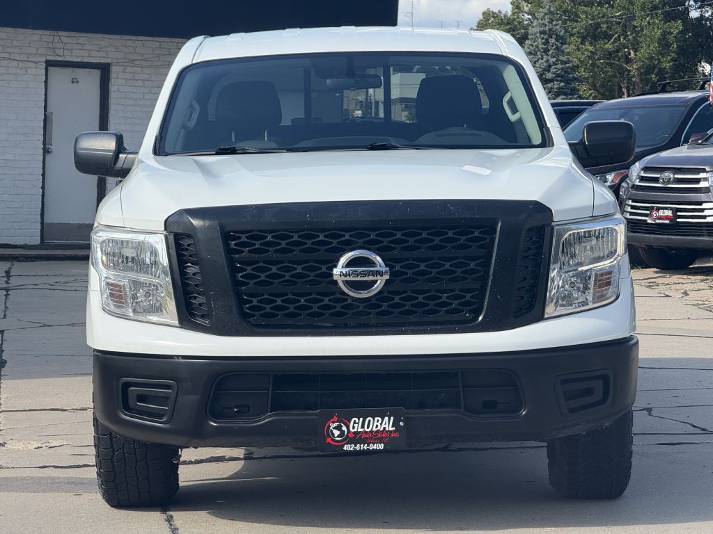 2017 Nissan Titan Image 2