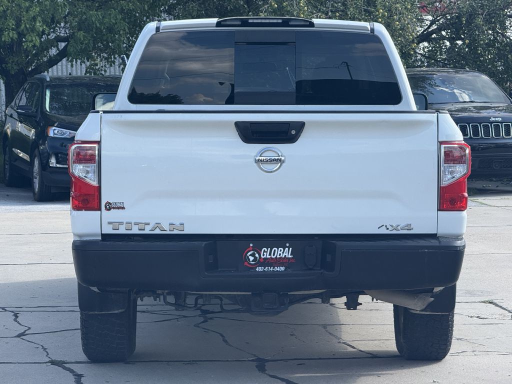 2017 Nissan Titan Image 6