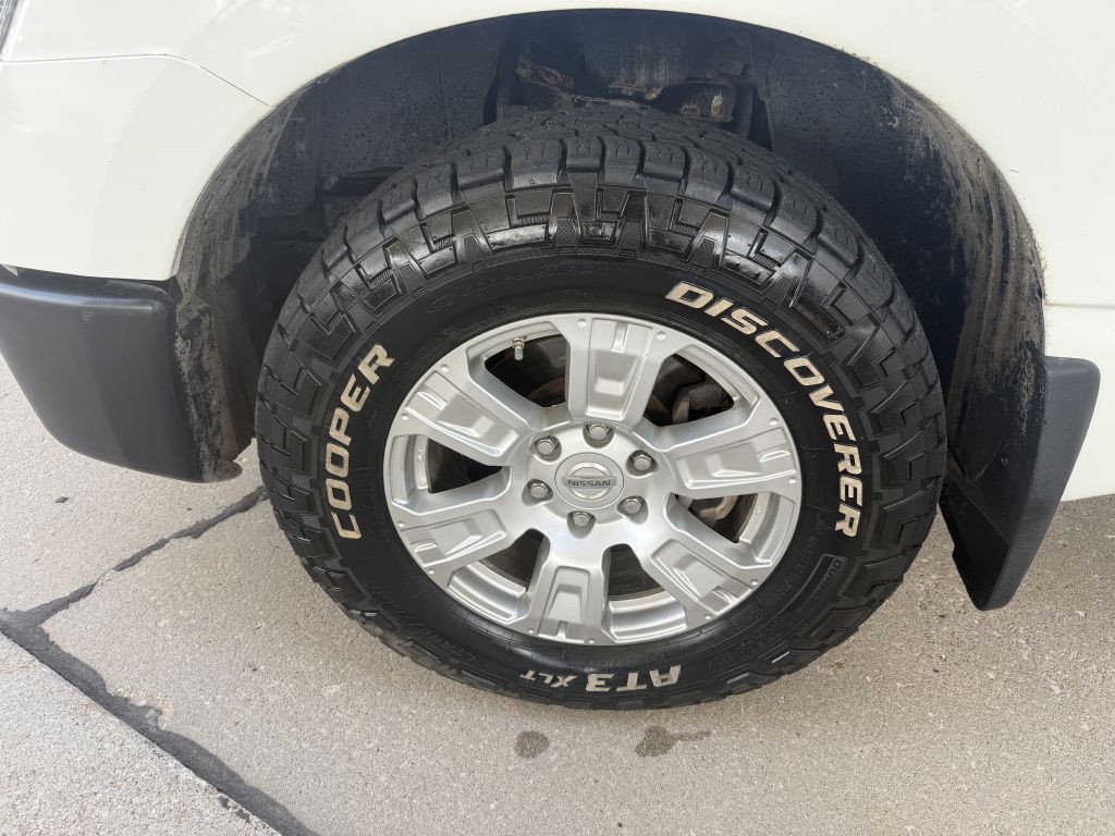 2017 Nissan Titan Image 19