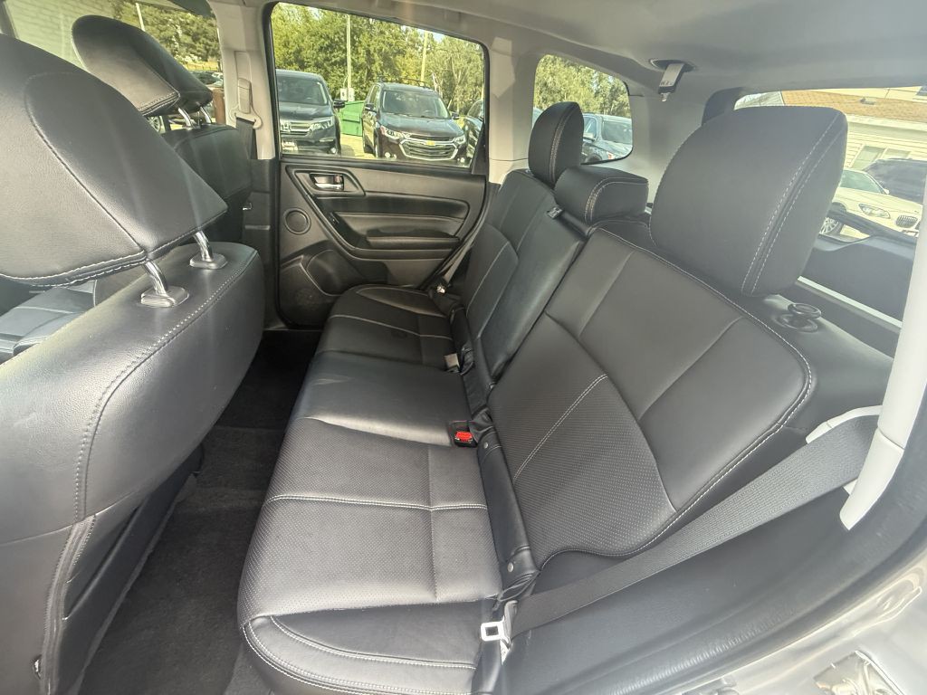 2018 Subaru Forester Image 12
