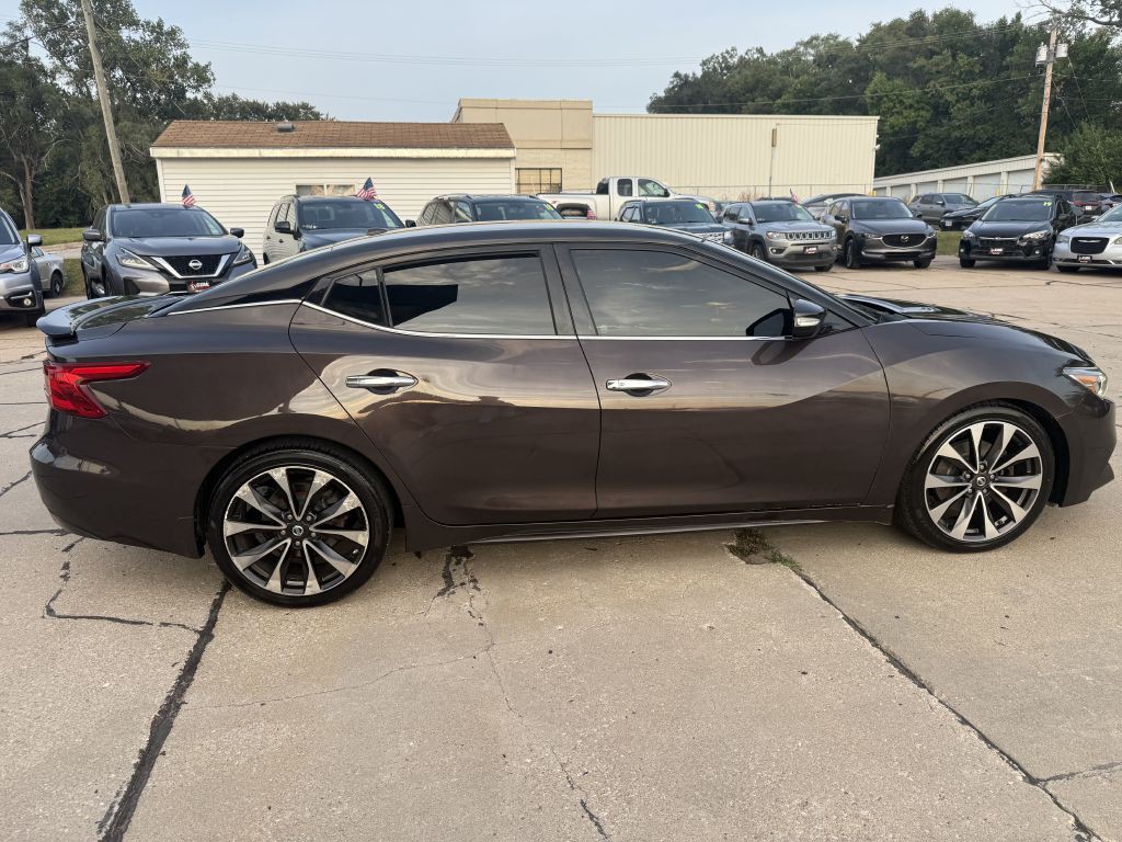 2016 Nissan Maxima Image 8