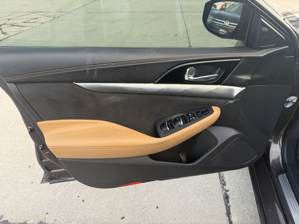2016 Nissan Maxima Image 9