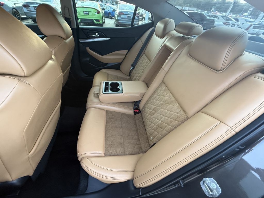 2016 Nissan Maxima Image 11