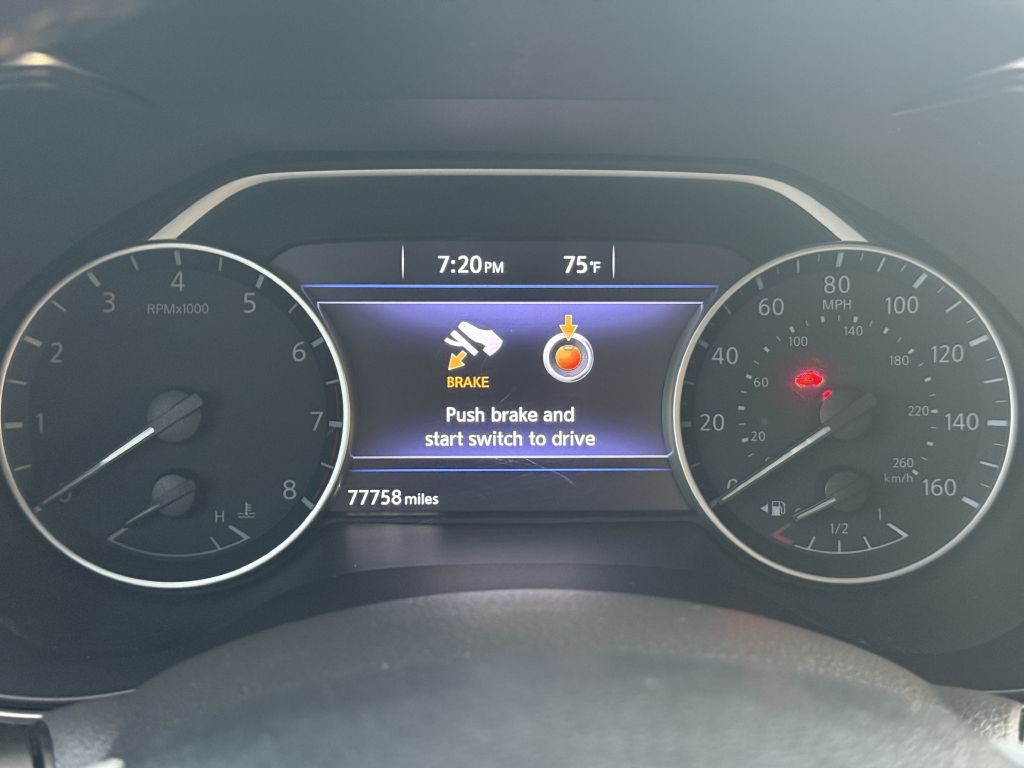 2016 Nissan Maxima Image 14
