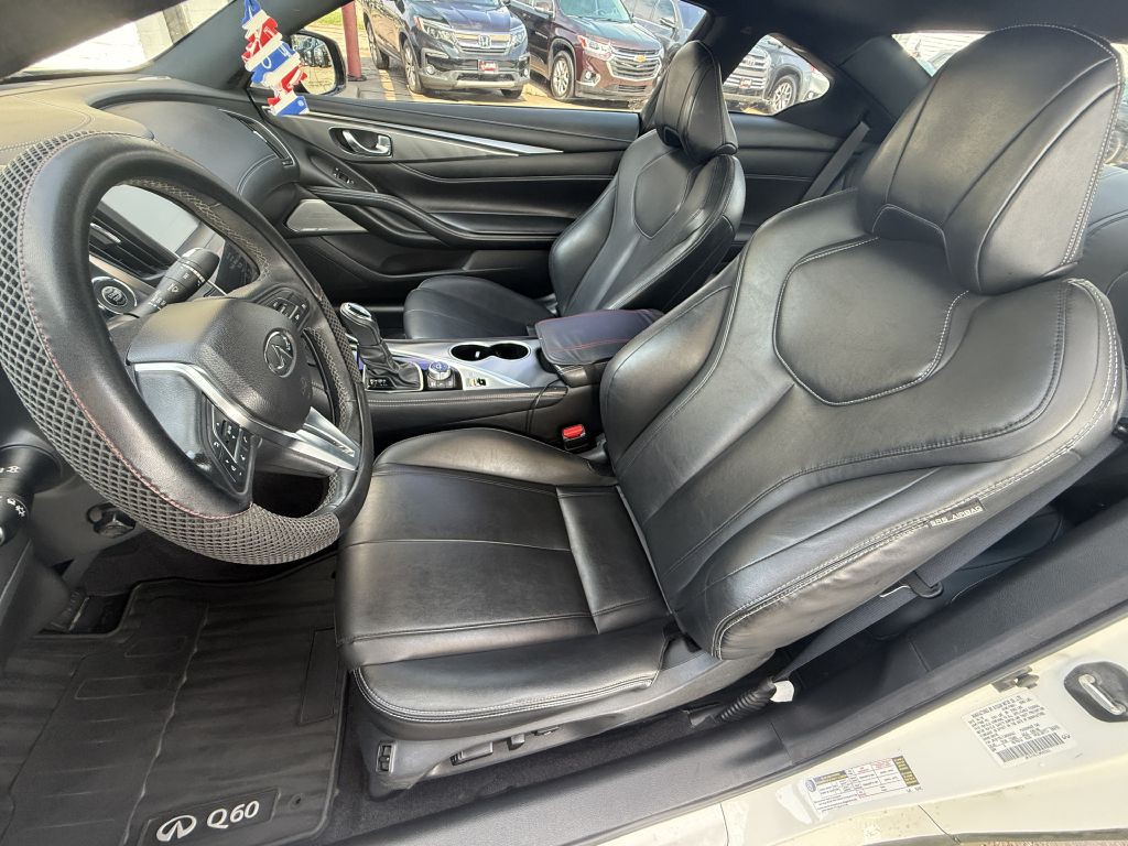 2018 INFINITI Q60 Image 11