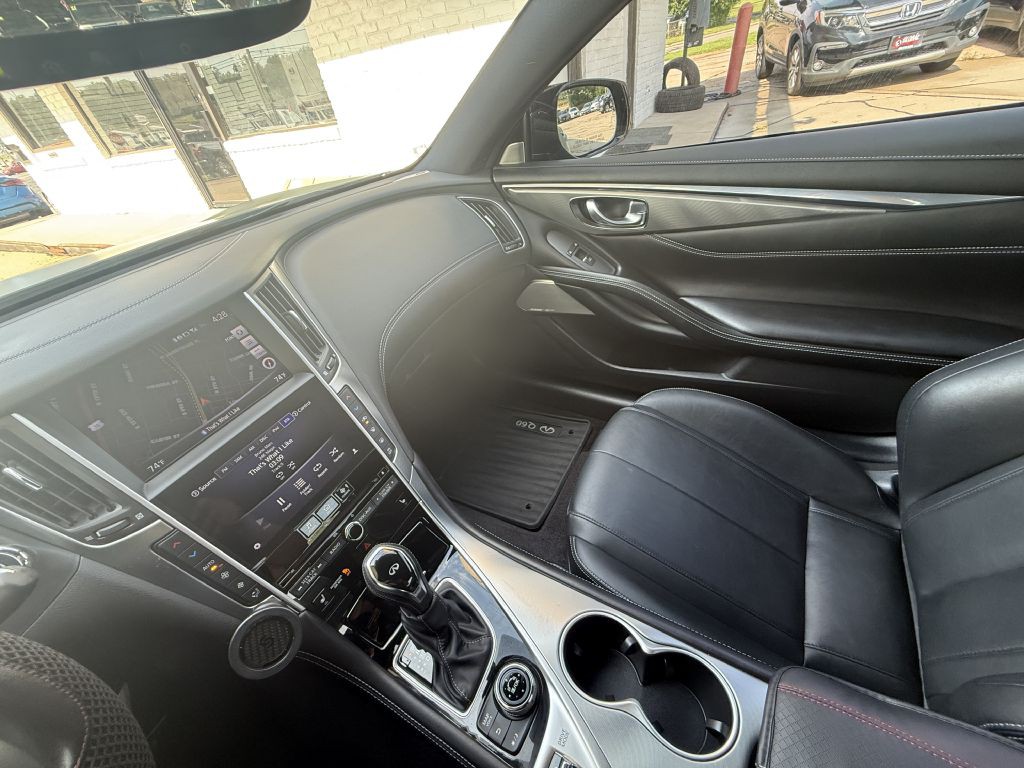 2018 INFINITI Q60 Image 19