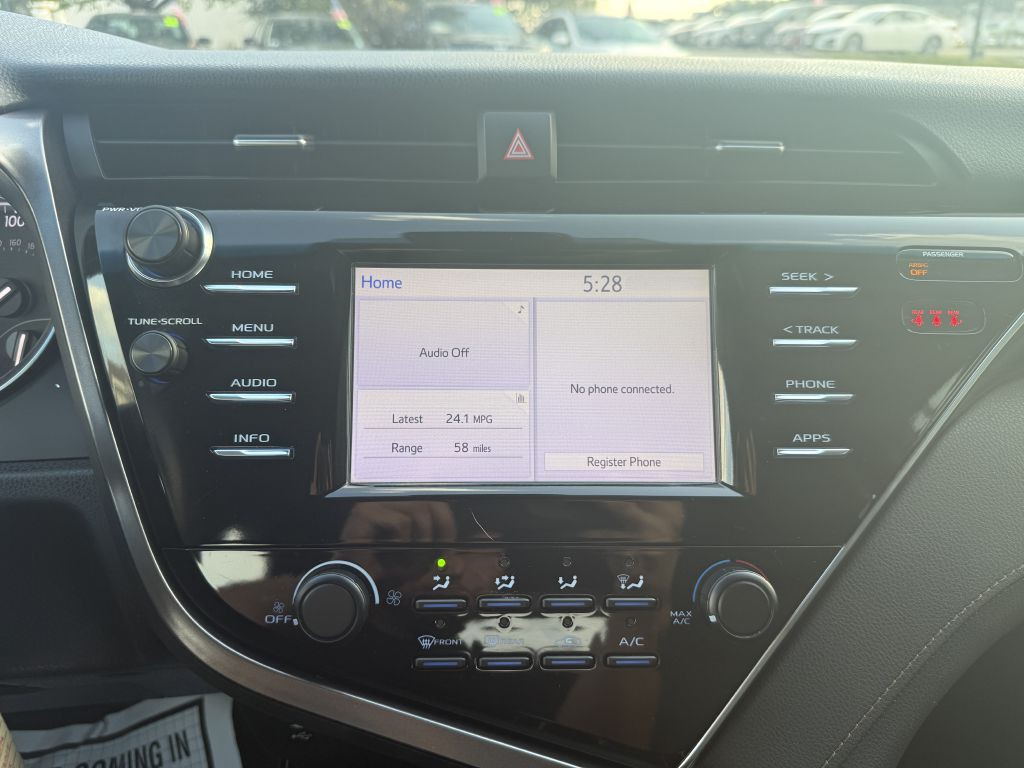2018 Toyota Camry Image 15