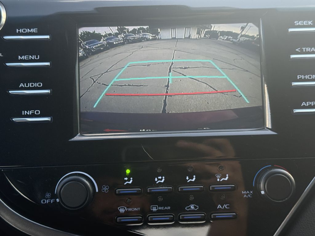 2018 Toyota Camry Image 16