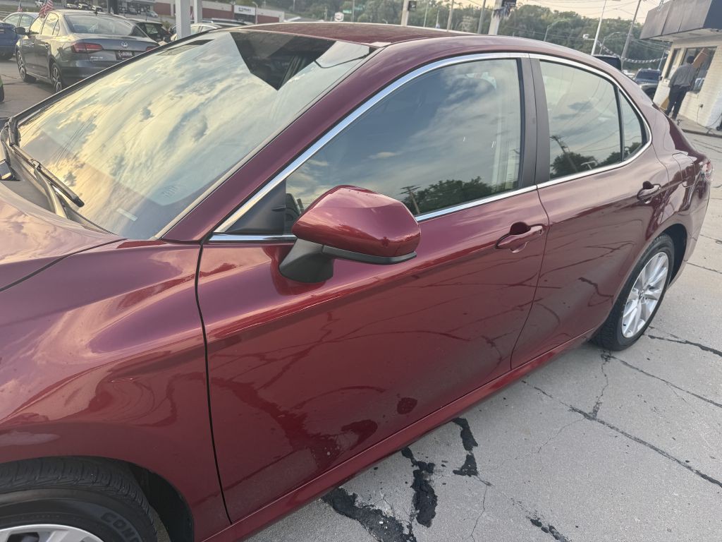 2018 Toyota Camry Image 20