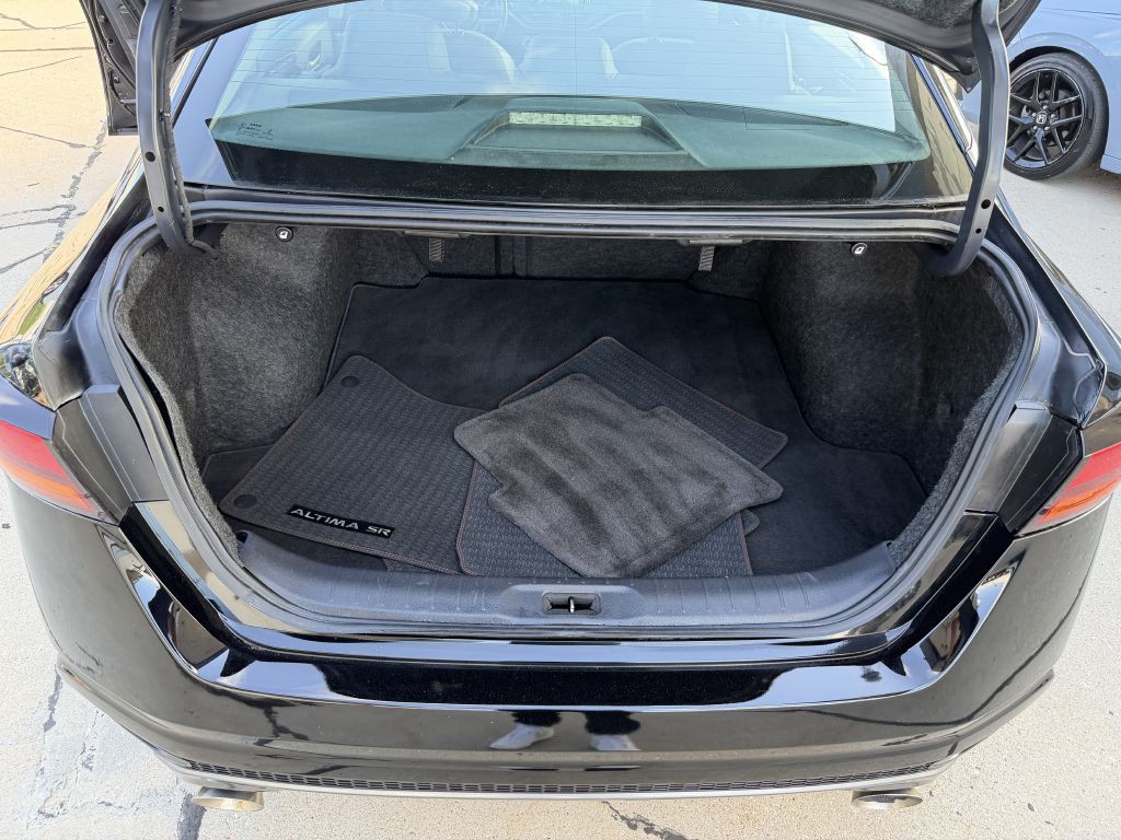 2019 Nissan Altima Image 9