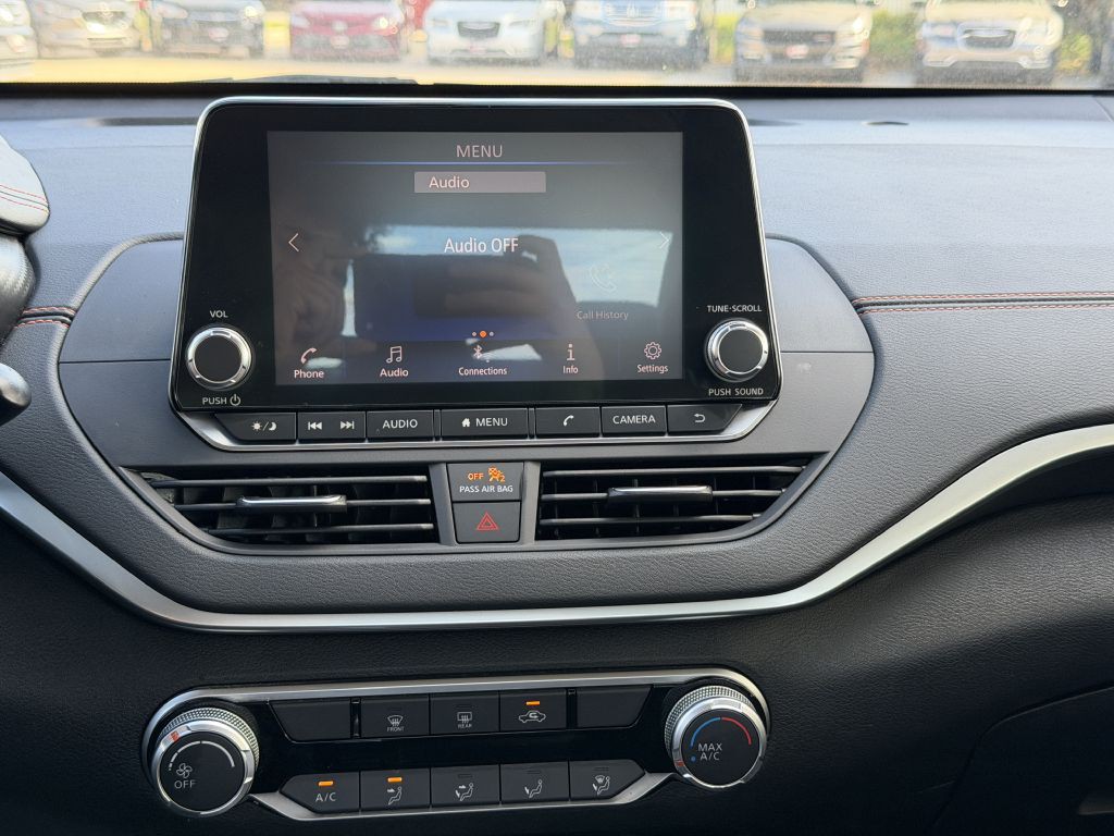 2019 Nissan Altima Image 15