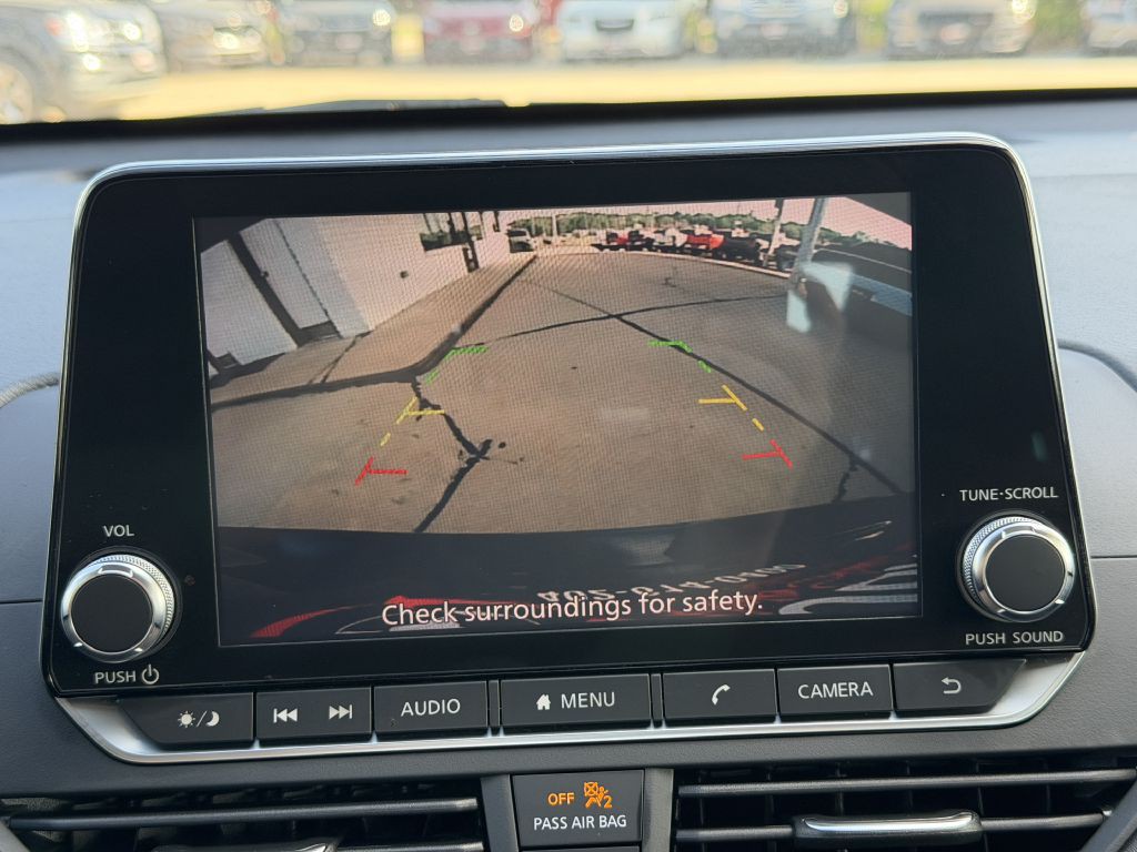 2019 Nissan Altima Image 16