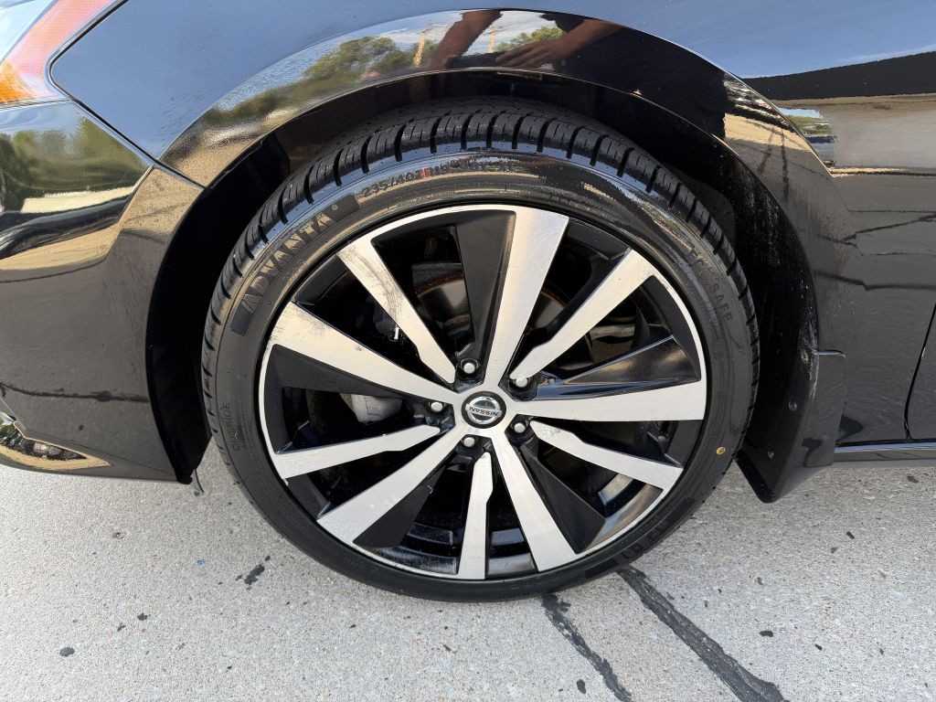 2019 Nissan Altima Image 19
