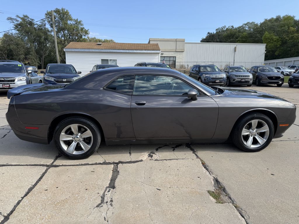 2016 Dodge Challenger Image 8