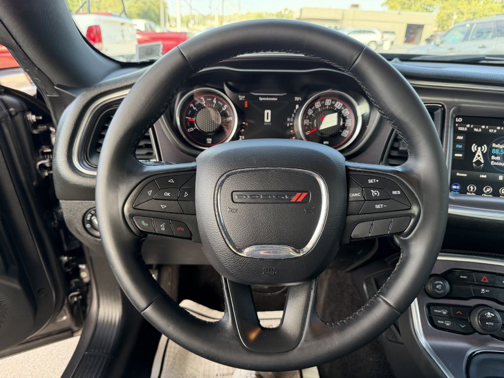 2016 Dodge Challenger Image 14